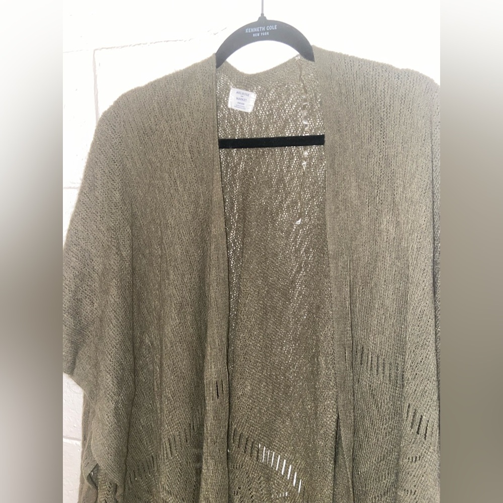 WOMENS GREEN SWEATER SHAWL